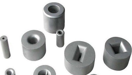 硬質(zhì)合金模具材料需要具備哪些性能？